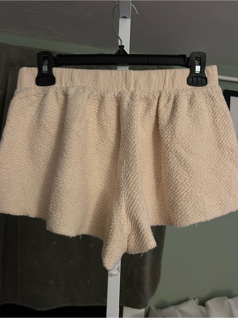 Free People Cream Textured V-Notch Tank & matching Shorts - Picture 5 of 7